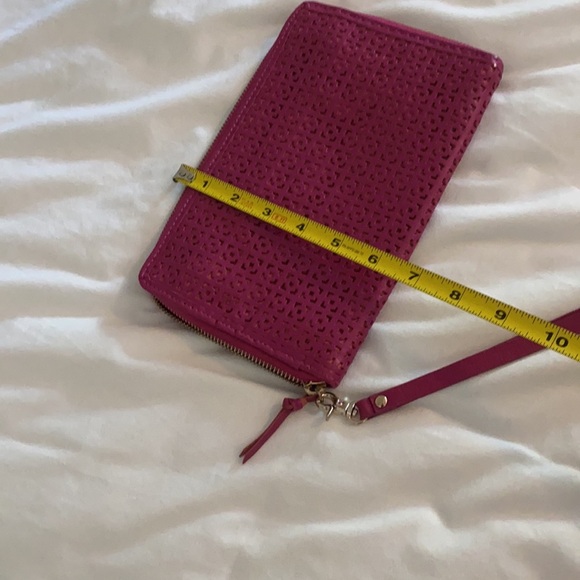 Ellie Kai Pink wristlet. Great condition - Picture 5 of 6